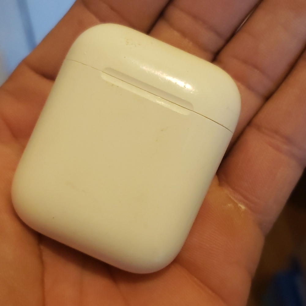 Apple AirPods Charging Case 1st Gen.